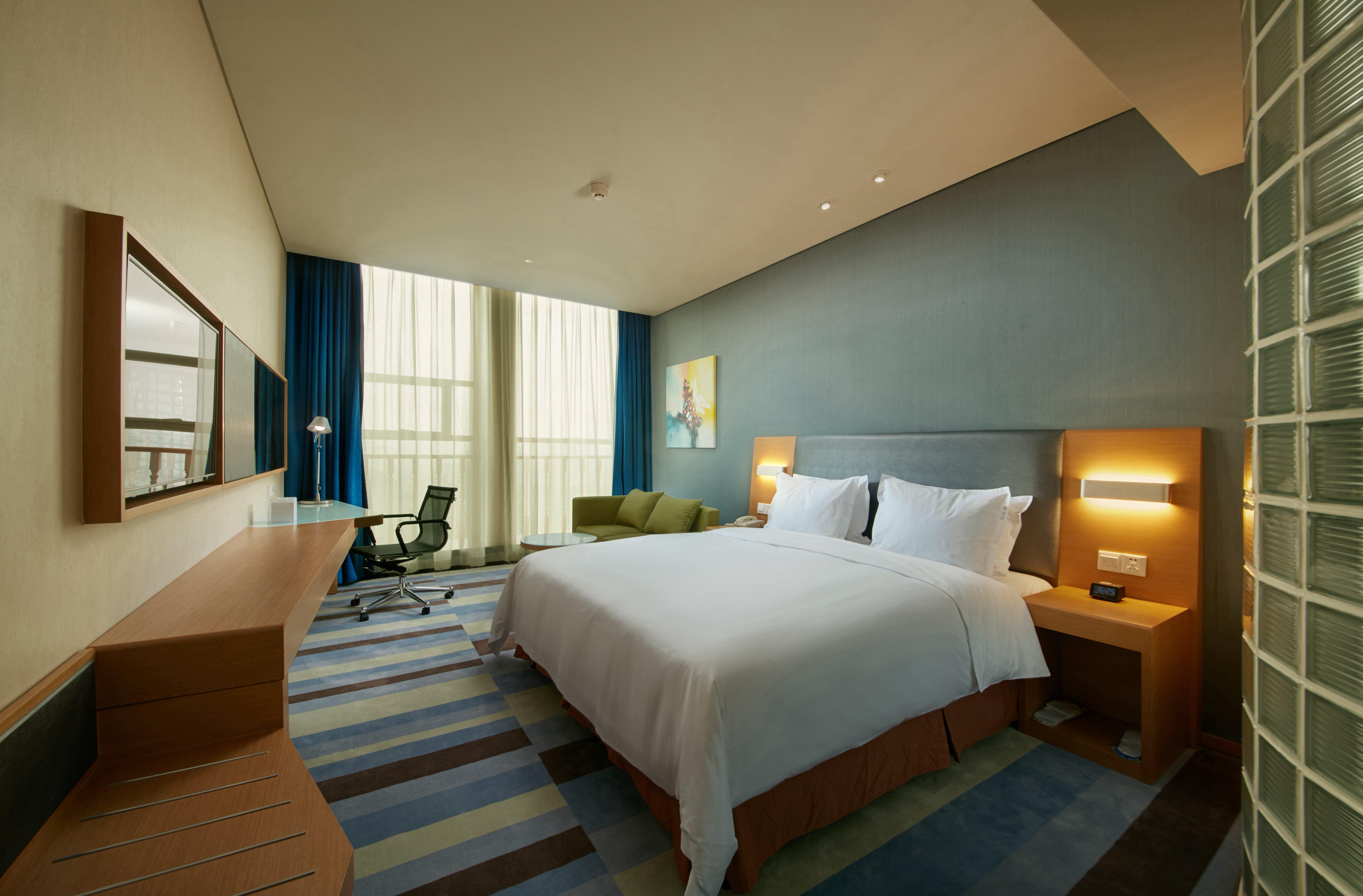 Holiday Inn Express Leshan City Square By Ihg High Speed Rail And Leshan Giant Buddha Exterior foto